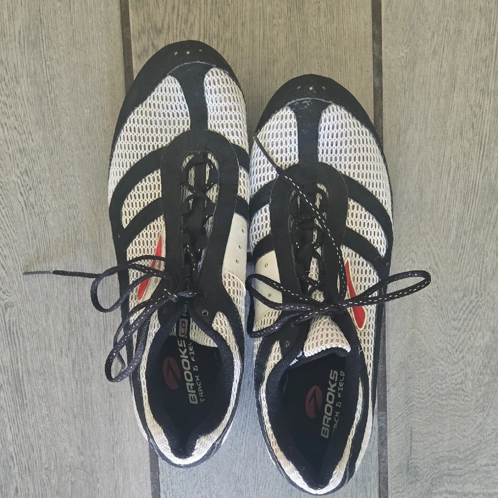 Brooks Track & Field Spikes – Men's Size 11.5 – White/Black – Sprint Racing Shoe